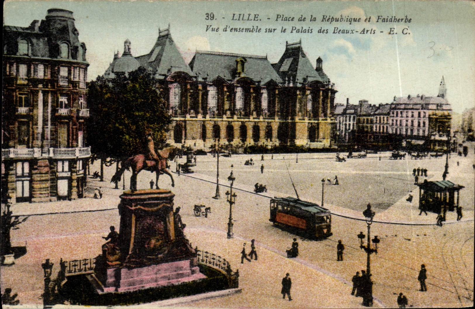 VINTAGE POSTCARD Lille Places Republic and Faidherbe Overall picture on the palate of Beautiful arts