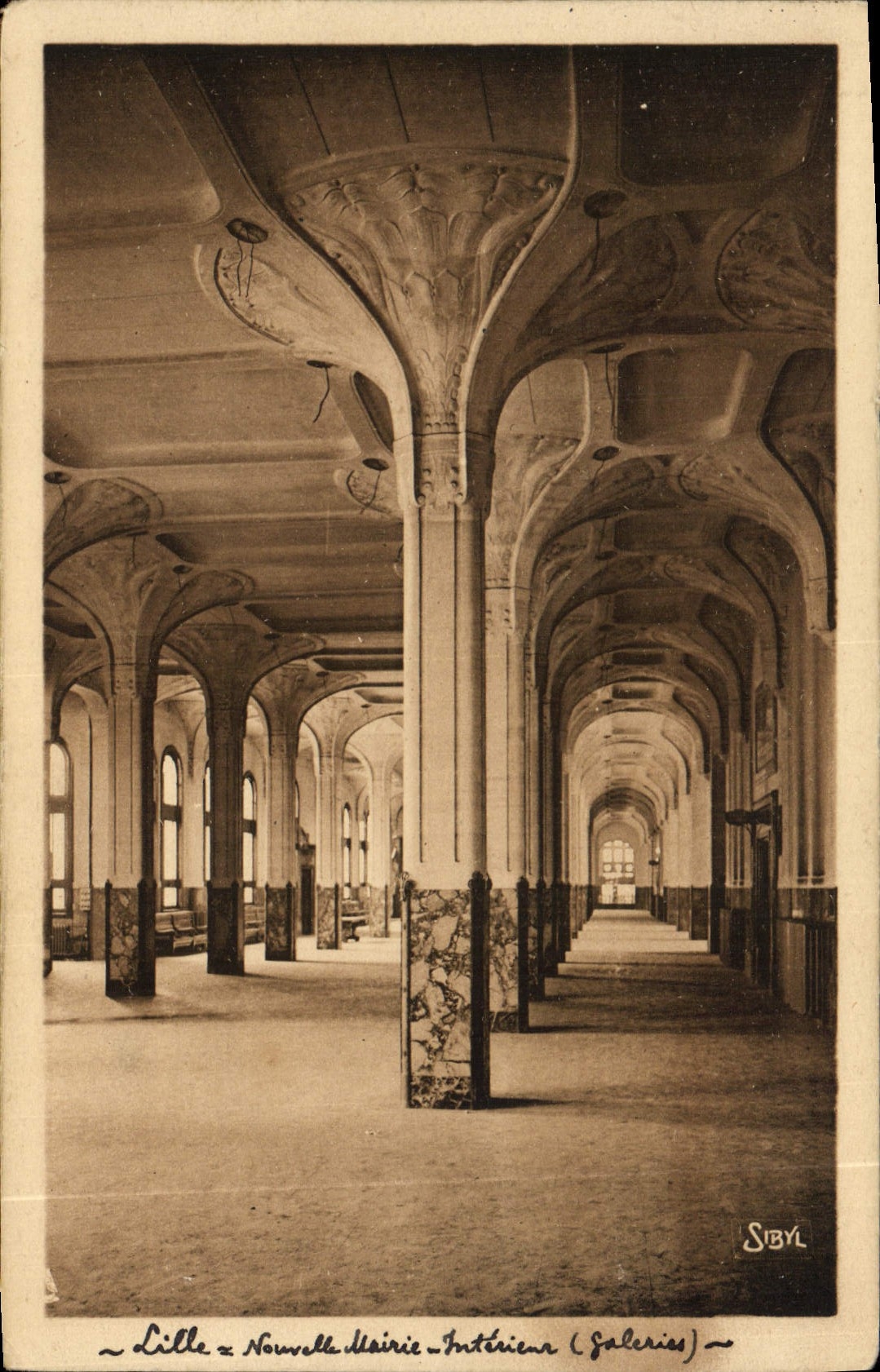 Galerías interiores del ayuntamiento de las noticias de Lille de la POSTAL de la VENDIMIA