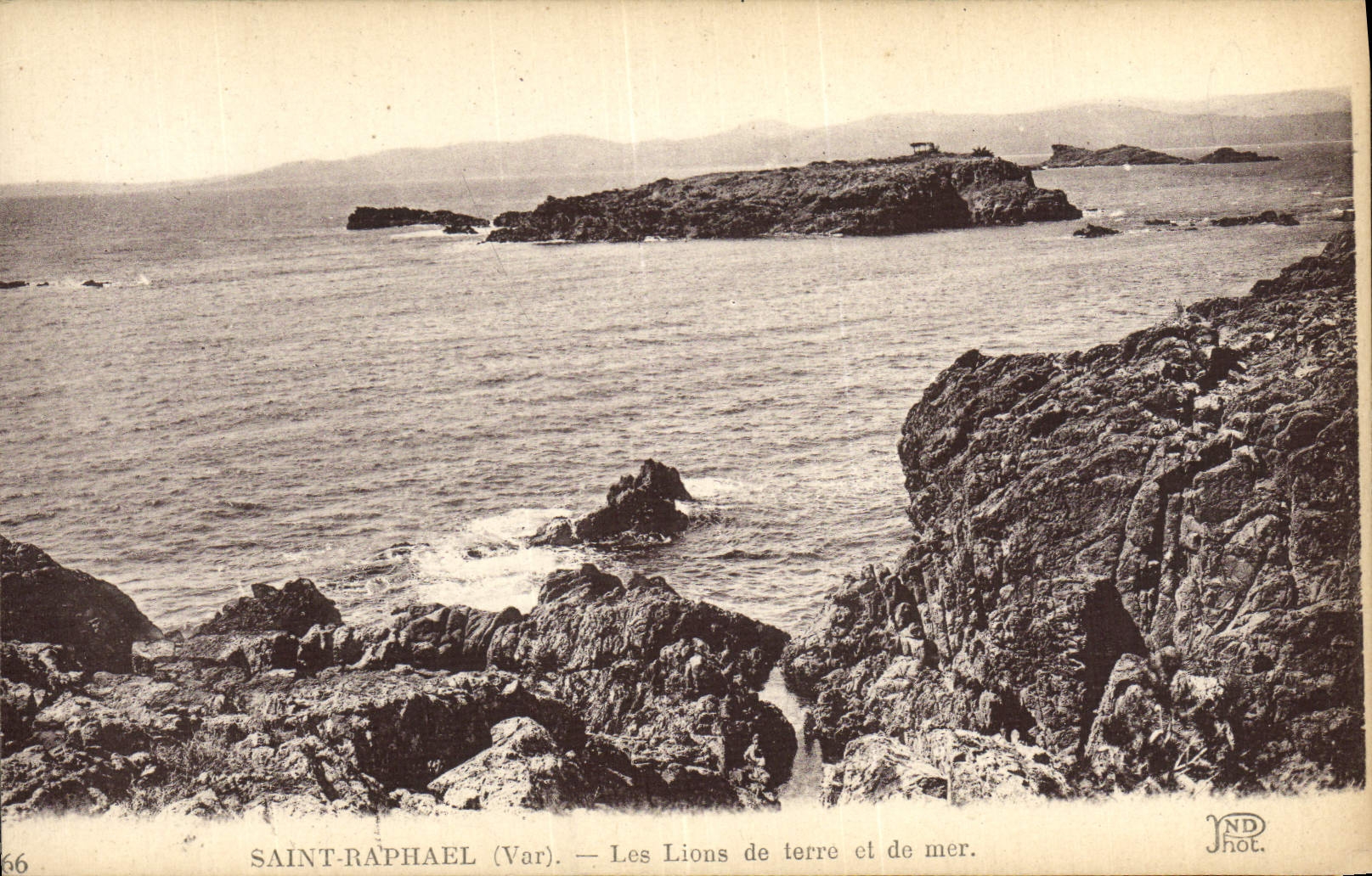 CPA Saint Raphael Les Lions de Terre et de Mer