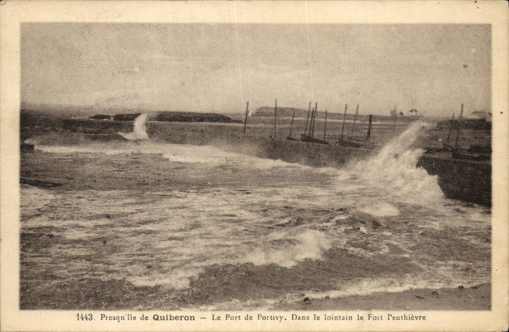 VINTAGE POSTCARD Peninsula of Quiberon the Port of Pontivy In strong Penthievre