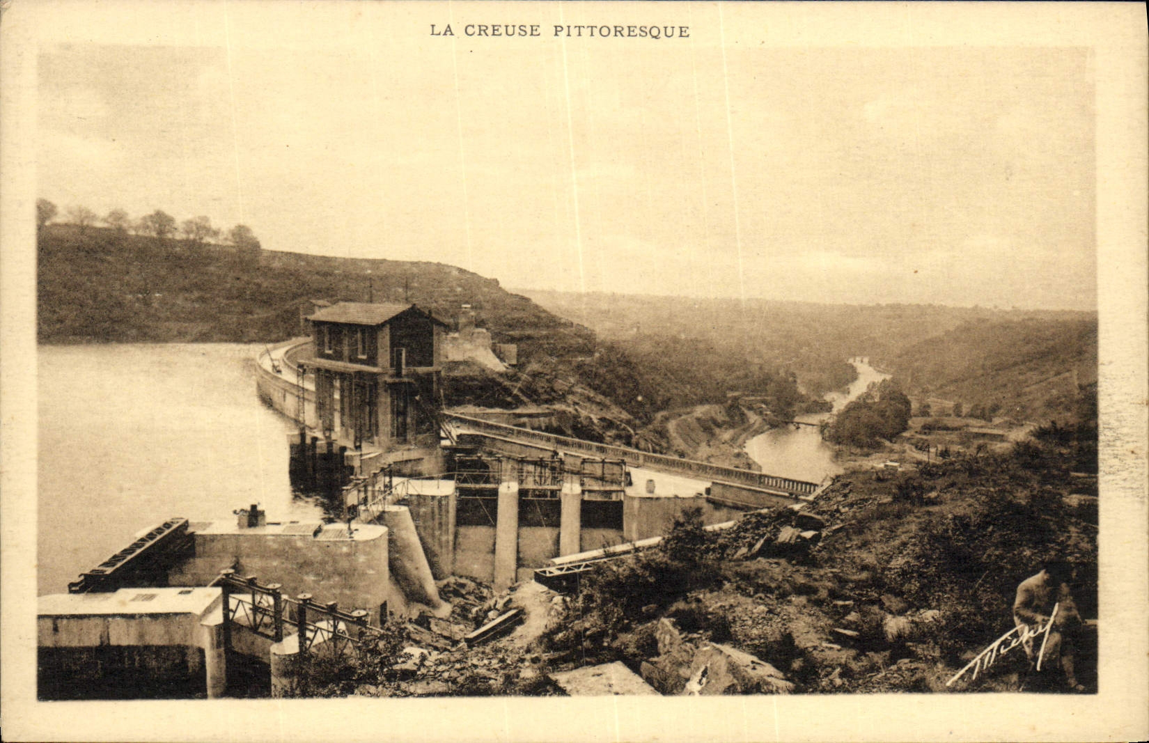 VINTAGE POSTCARD Eguzon stopping