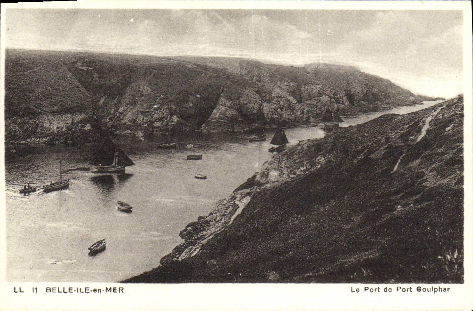 VINTAGE POSTCARD Beautiful Island at sea the Wearing of Goulphar Port