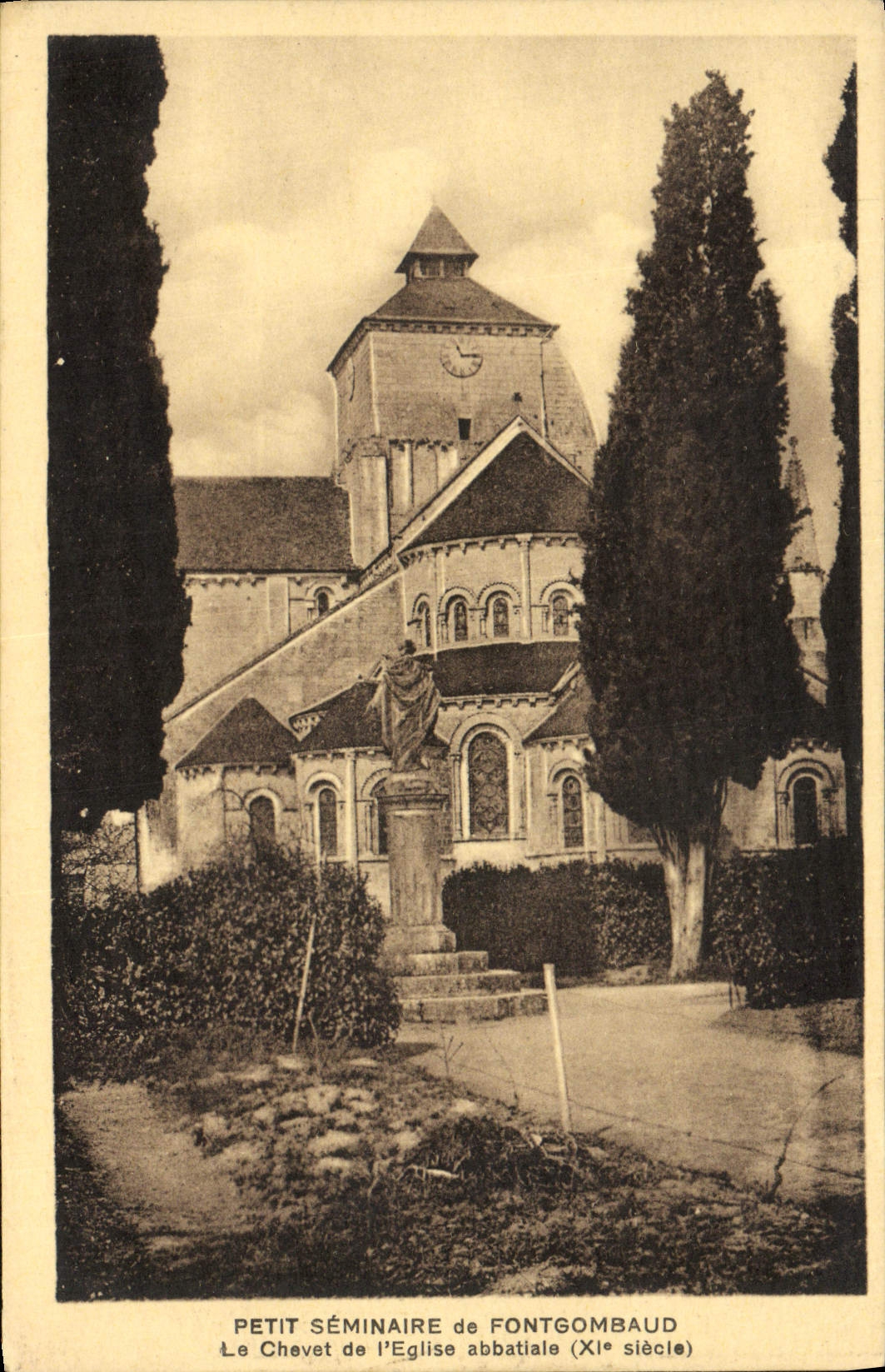 CPA Petit Seminaire De Fontgombaud Le Chevet De l'Eglise Abbatiale