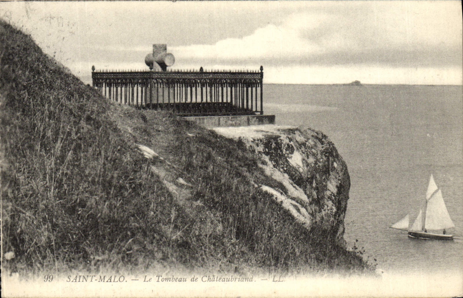 CPA Saint Malo Le Tombeau De Chateaubriand