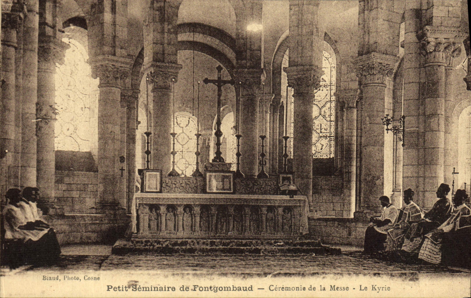 POSTAL Small Seminar De Fontgomaud Ceremony de la VENDIMIA de la masa el Kyrie