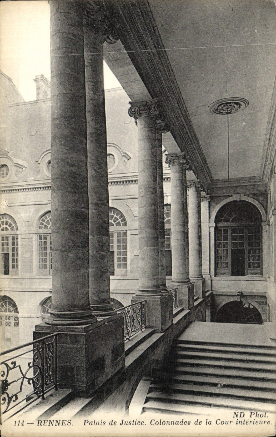CPA Rennes Palais De Justice Colonnades De la Cour Interieure