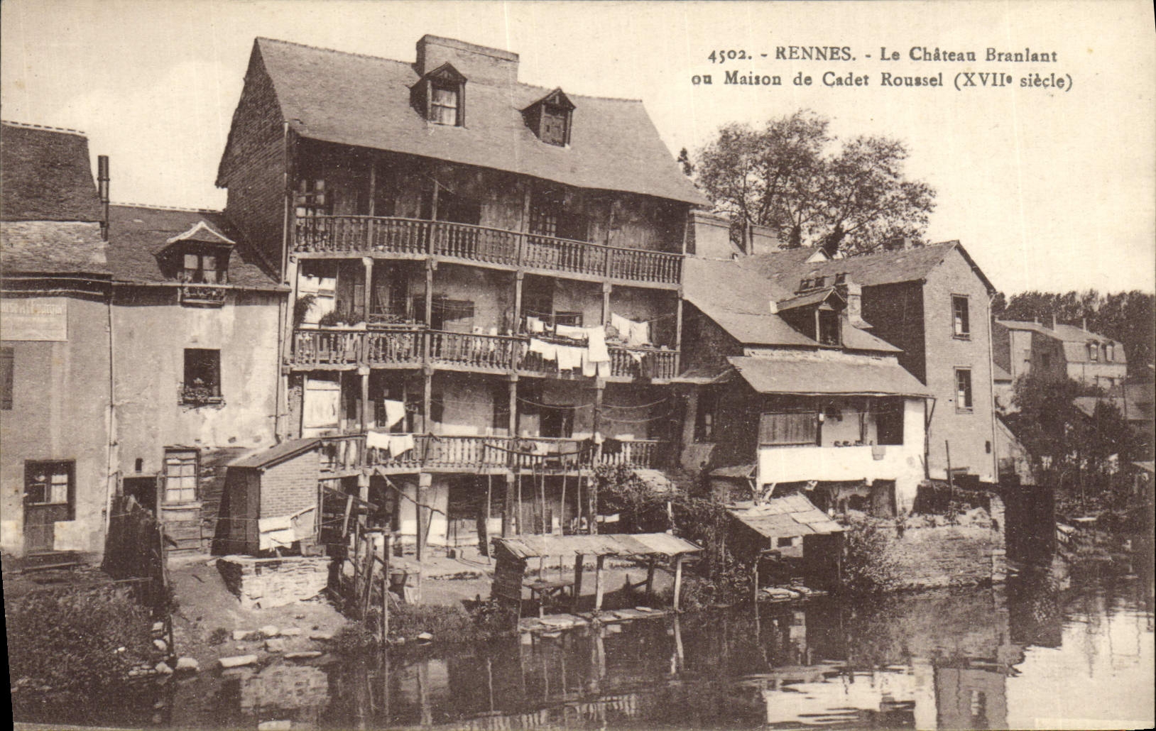 CPA Rennes Le Chateau Branlant Maison De Cadet Roussel