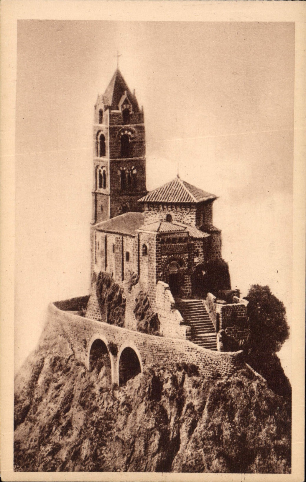 VINTAGE POSTCARD Puy La Chapelle Saint Michel