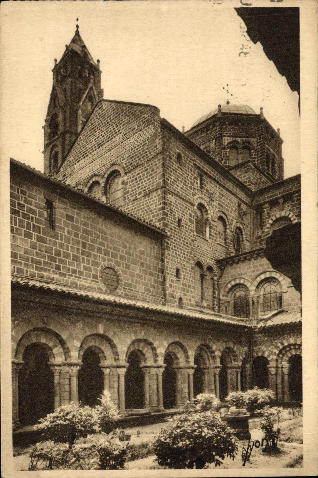 VINTAGE POSTCARD Soft France Puy Court and gallery of the cloister