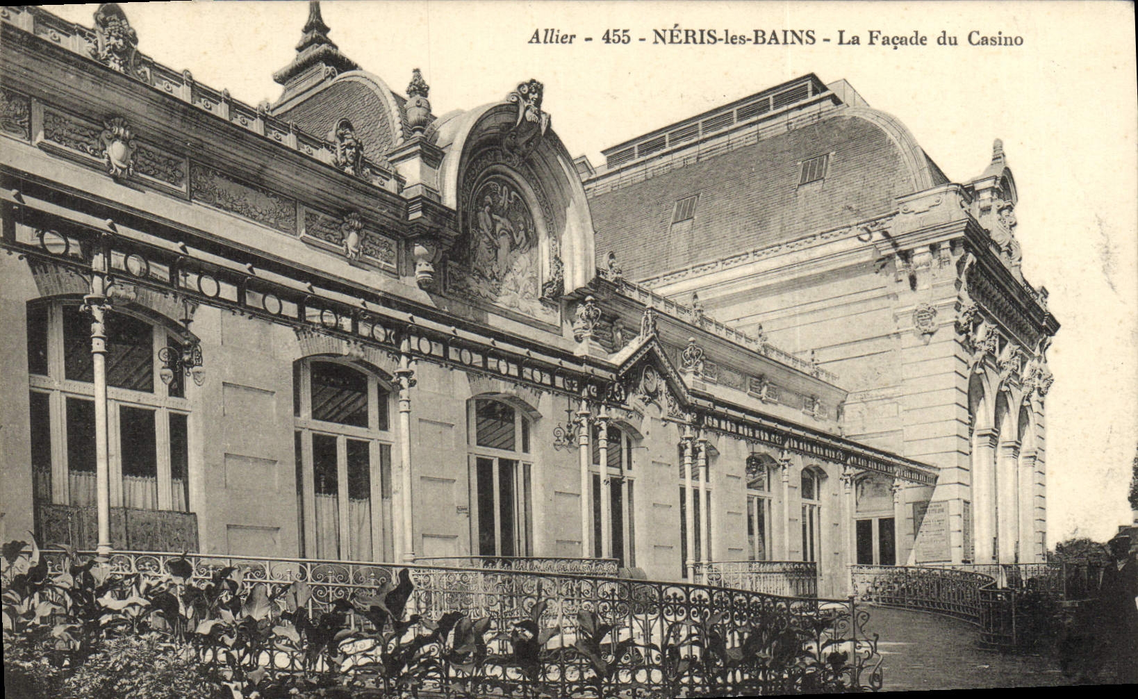 CPA Neris Les Bains La Facade Du Casino