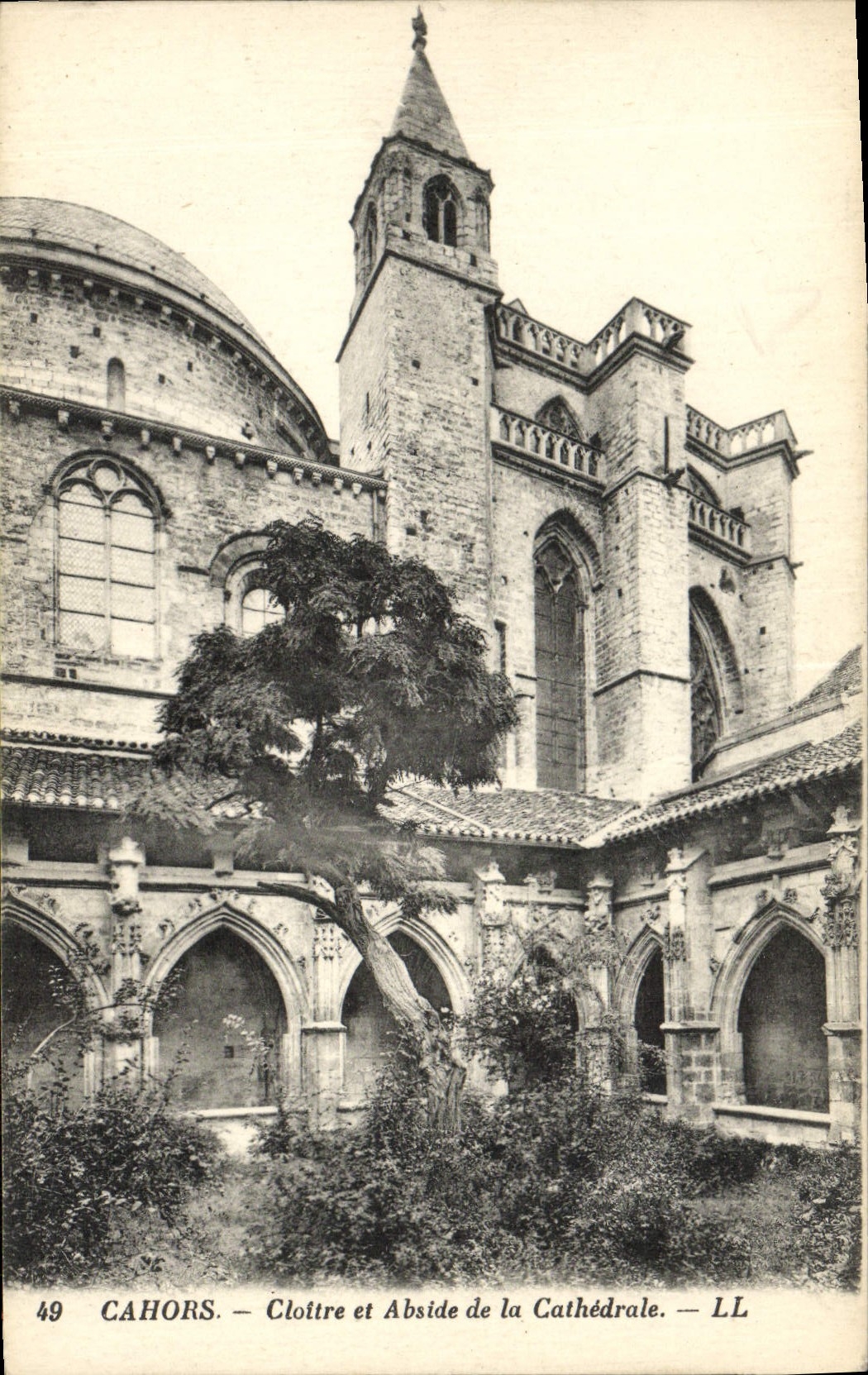 VINTAGE POSTCARD Cahors Cloister And Apse Of the Cathedral