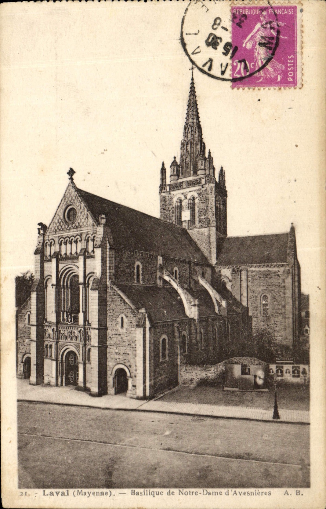 Basílica de Laval de la POSTAL de la VENDIMIA del d Avesnieres de Notre Dame