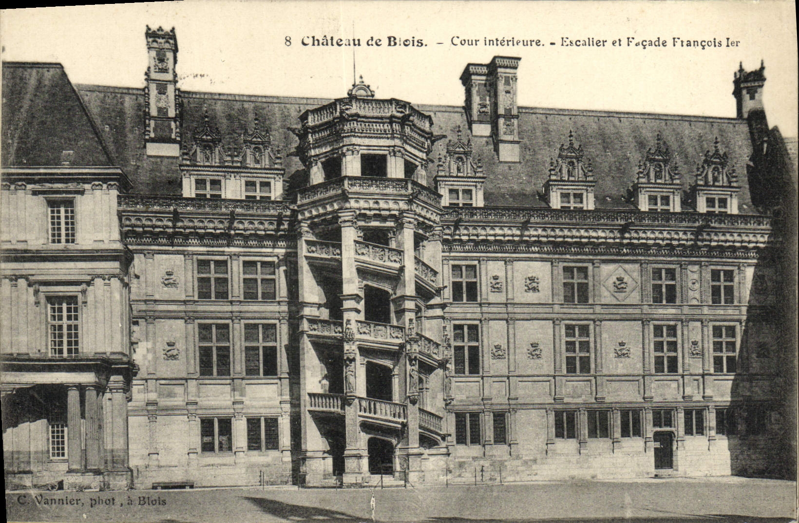 CPA Chateau De Blois Cour Interieure Escalier Et Facade Francois 1er