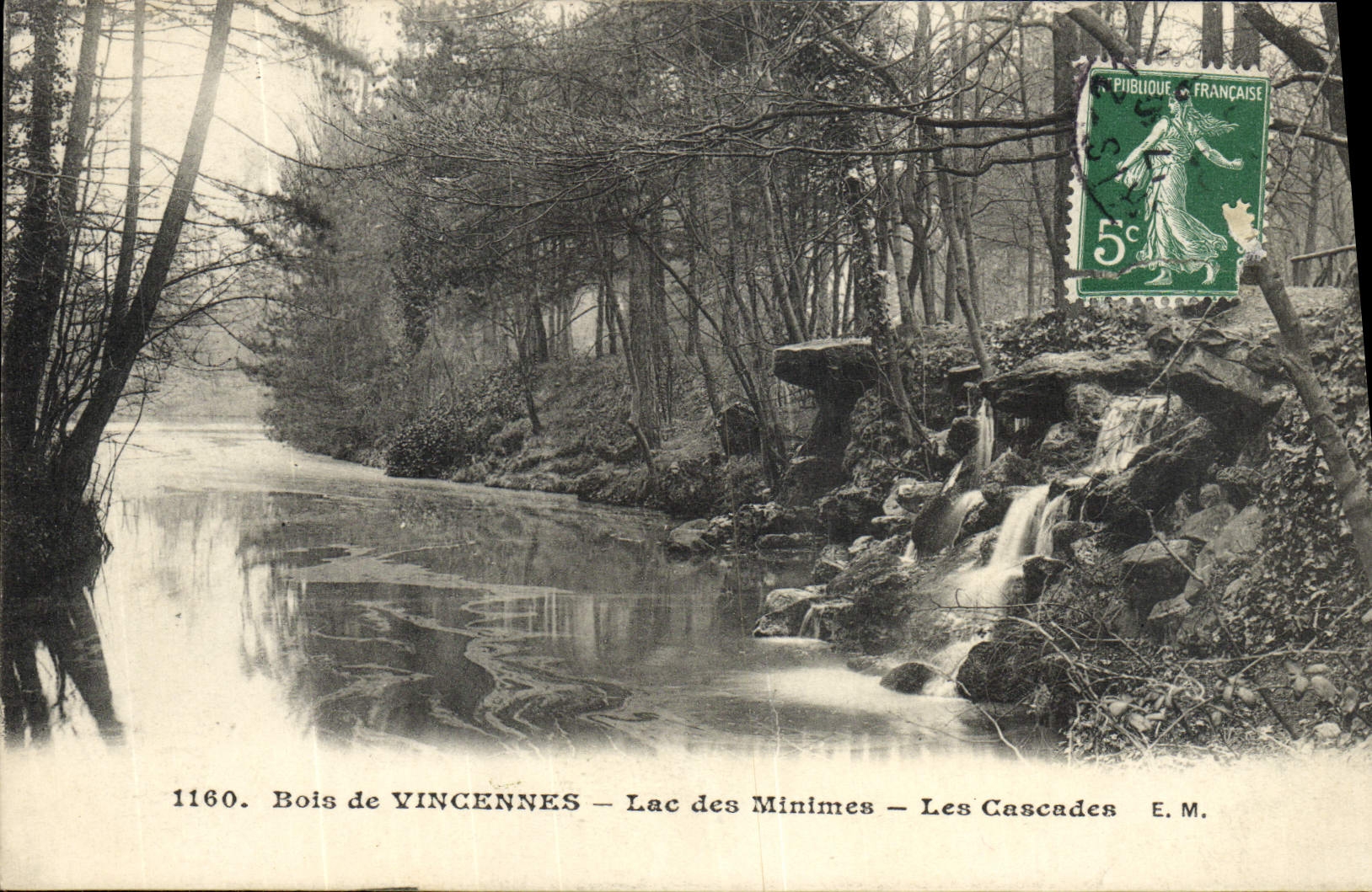 VINTAGE POSTCARD Wood De Vincennes Lake Of Tiny the Cascades