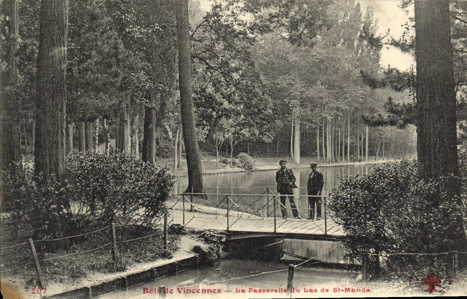 VINTAGE POSTCARD Wood of Vincennes the Footbridge of the Lake Of St Mande