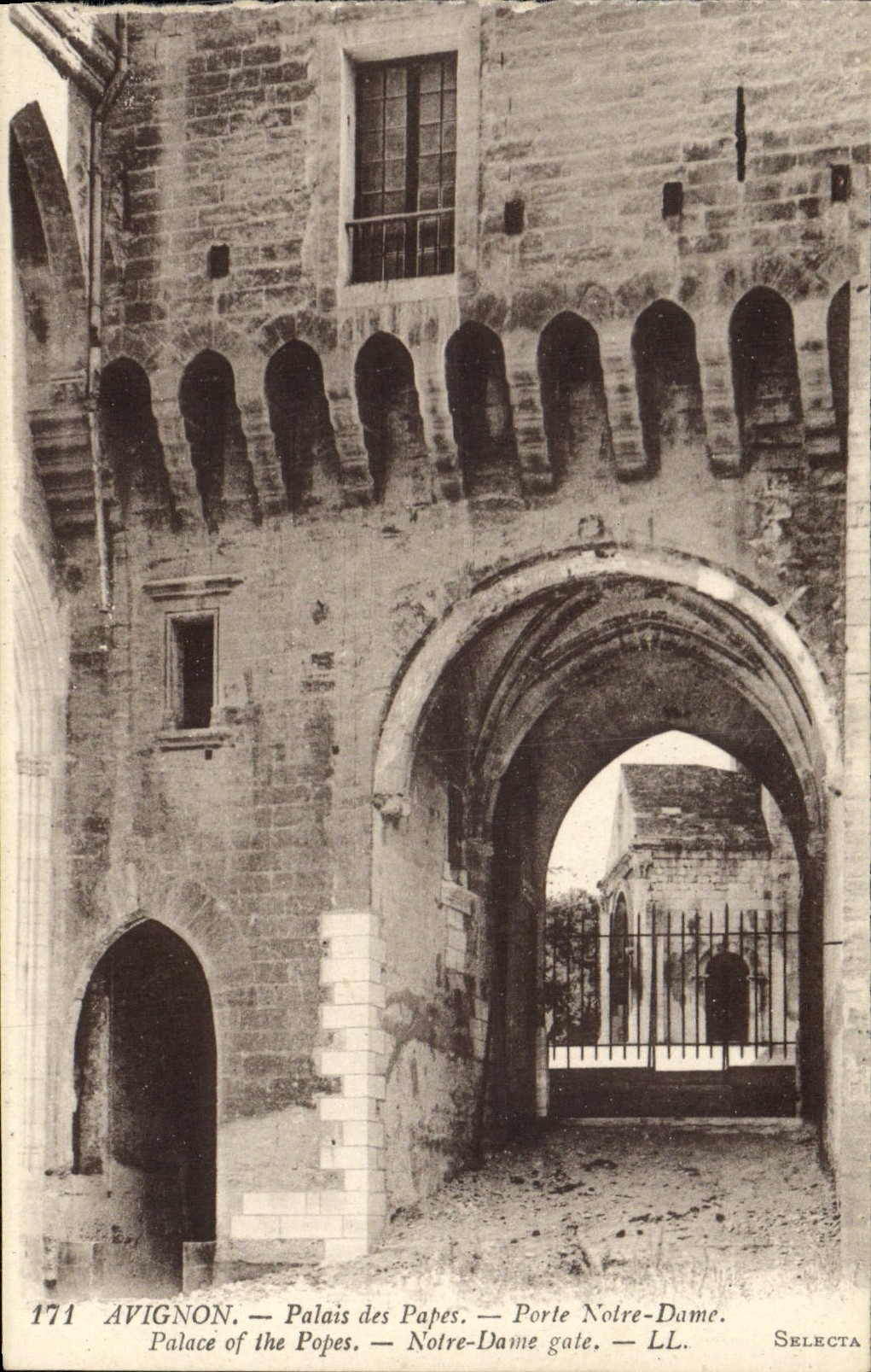 POSTAL Avignon Palais de la VENDIMIA de los papas Carries Notre Dame