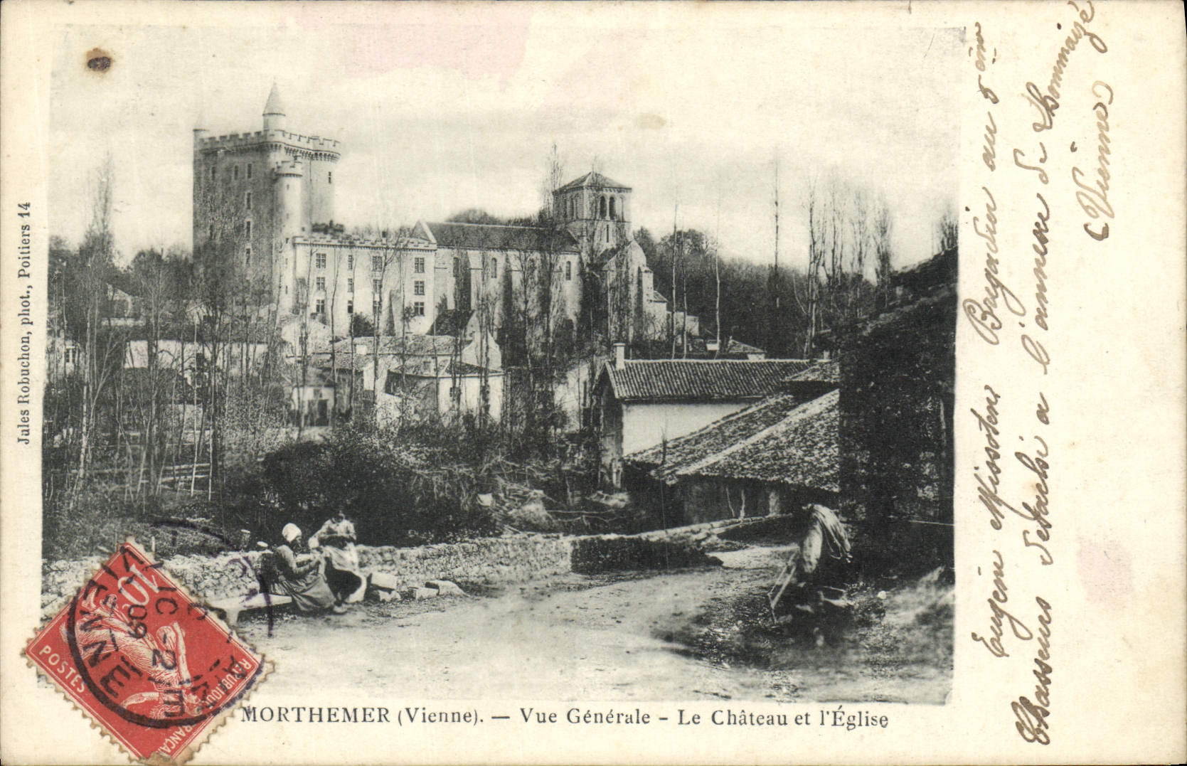 CPA Morthemer Vue Generale Le Chateau et L'Eglise