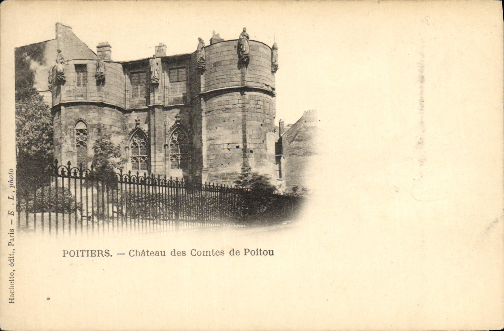 CPA Poitiers Chateau des Comtes de Poitou