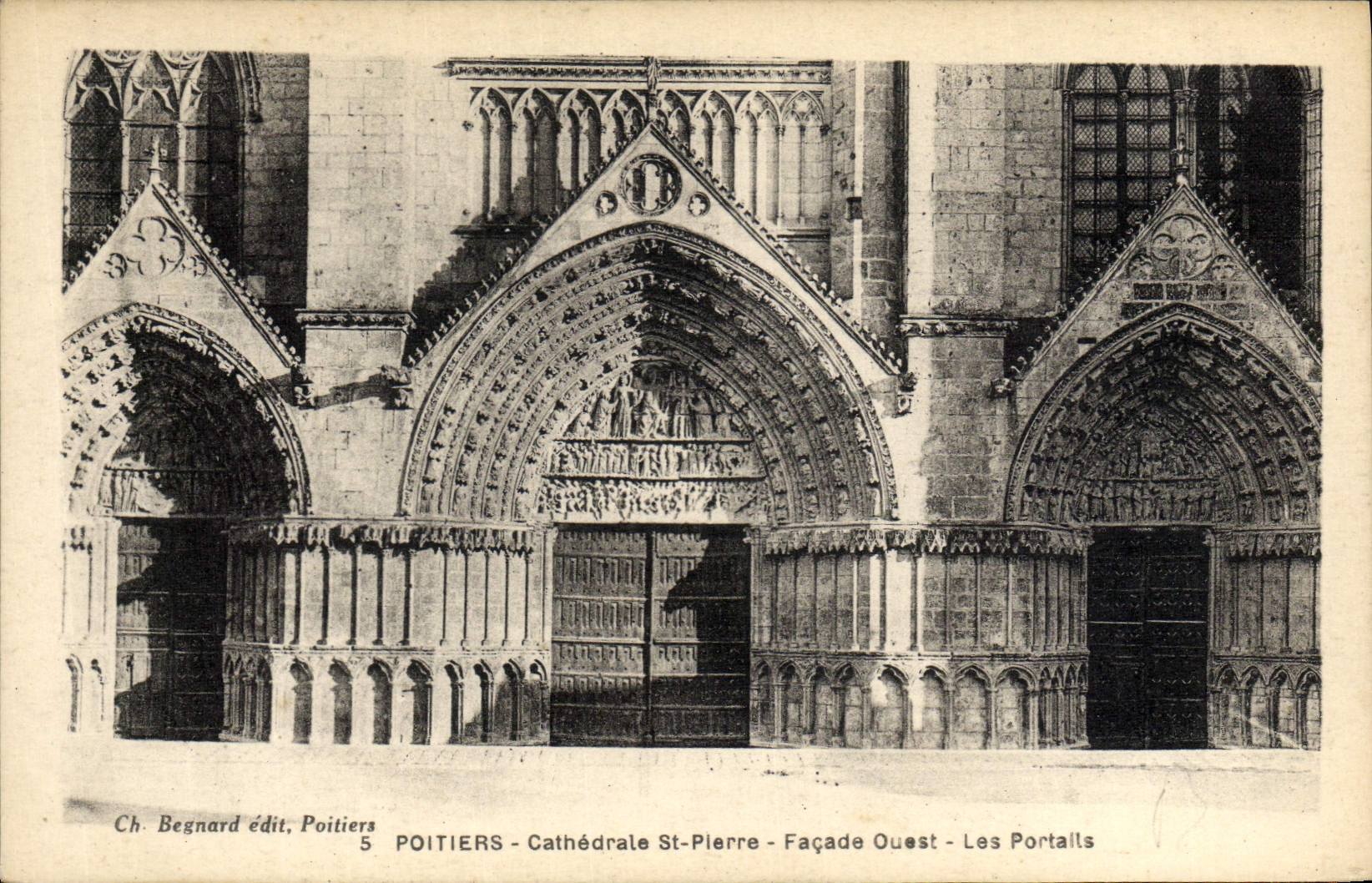 CPA Poitiers Cathedrale St Pierre Facade Ouest Les Portails