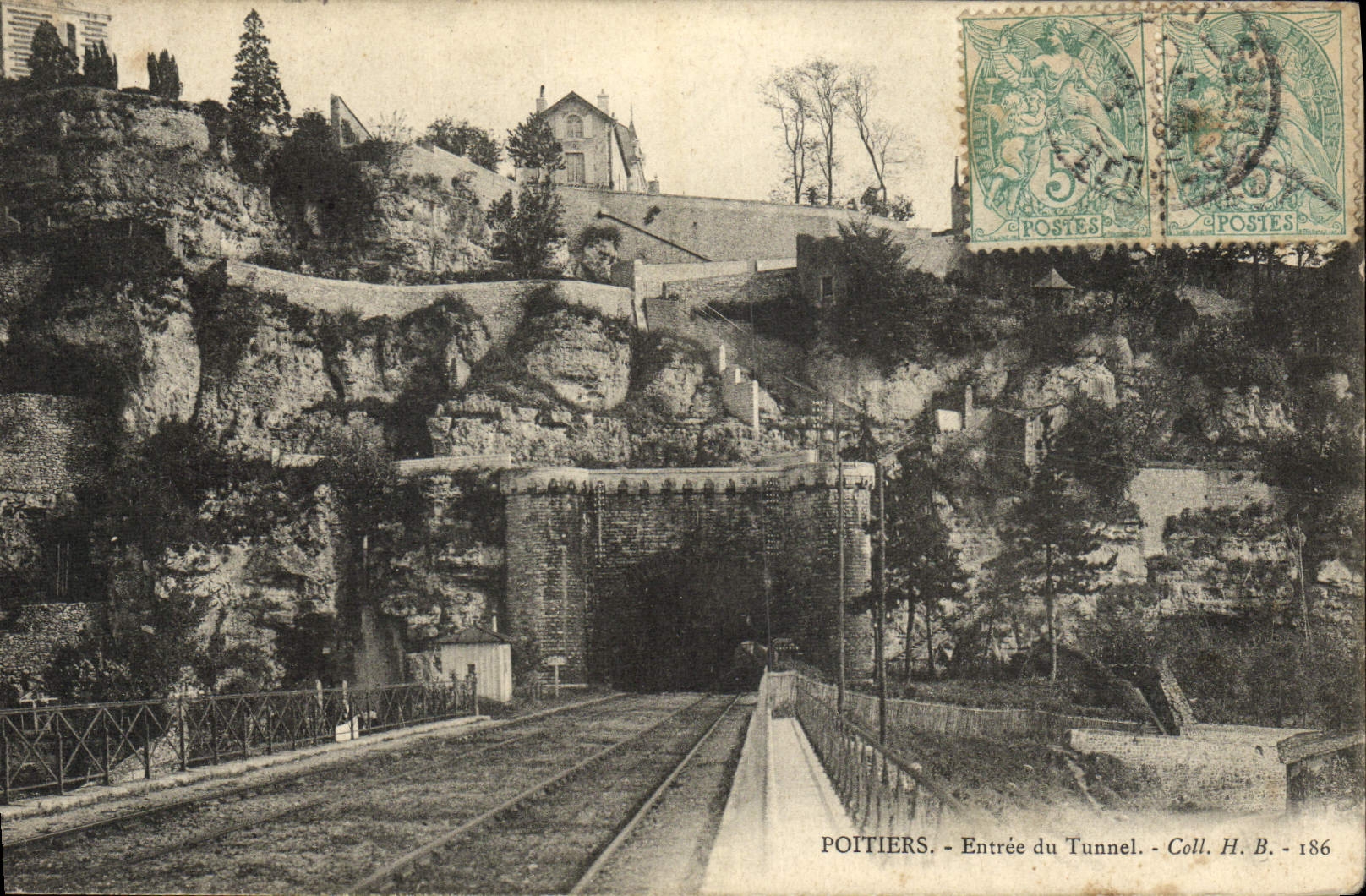 CPA Poitiers Entree Du Tunnel
