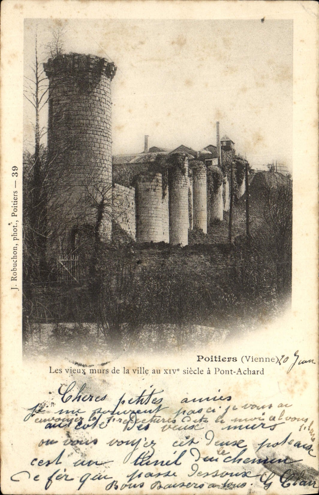 CPA Poitiers Les vieux murs de la ville au 14eme a Pont Achard