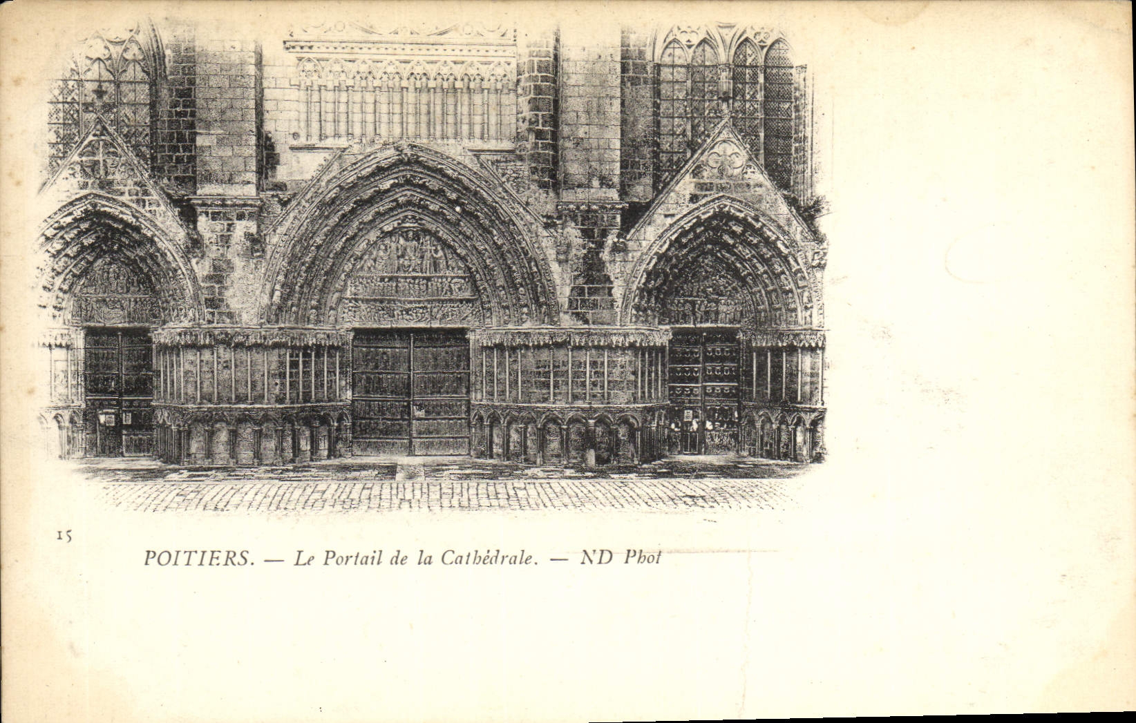 CPA Poitiers Le Portail de la Cathedrale