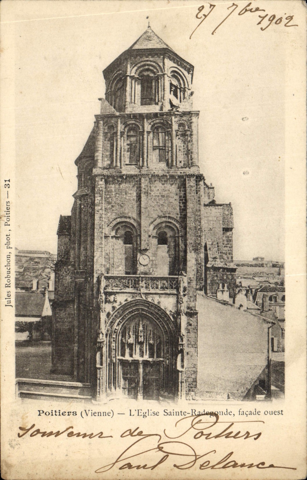 CPA Poitiers Eglise Sainte Radegonde 