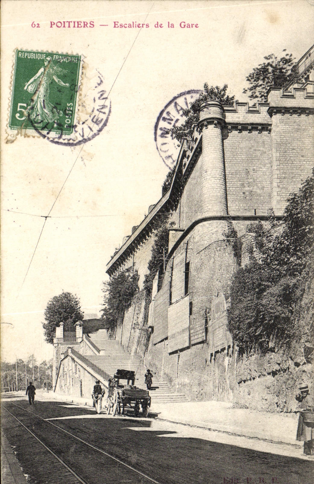 CPA Poitiers Escaliers de la Gare