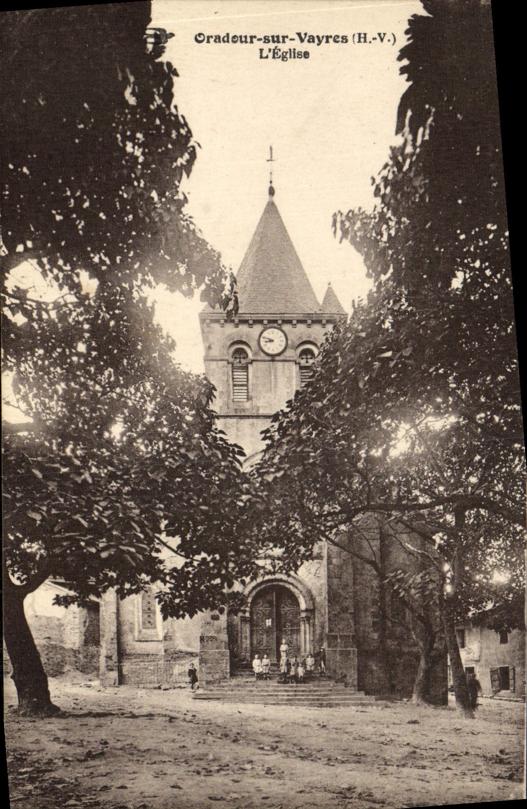 VINTAGE POSTCARD Oradour On Vayres the Church Children