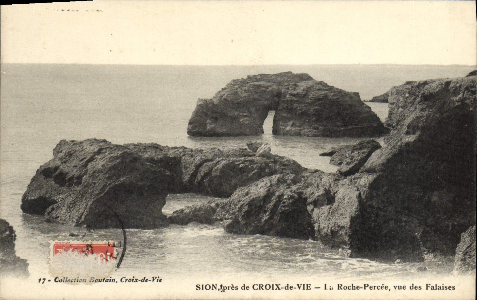 CPA Sion Croix de Vie La roche percee vue des falaises
