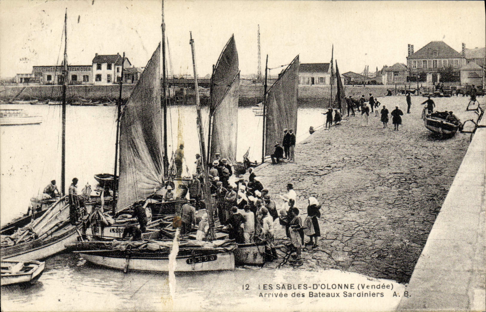 La POSTAL de la VENDIMIA Sables d'Olonne llegó de los barcos de la sardina de los barcos