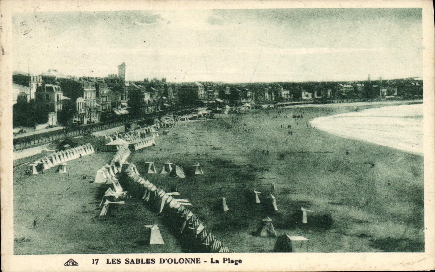 CPA Les Sables D'Olonne La Plage 