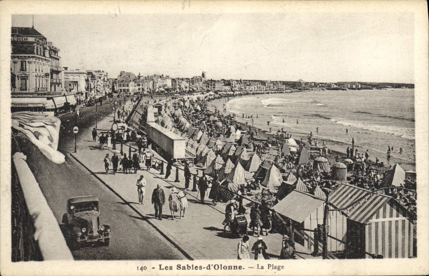 CPA Les Sables D'Olonne La plage