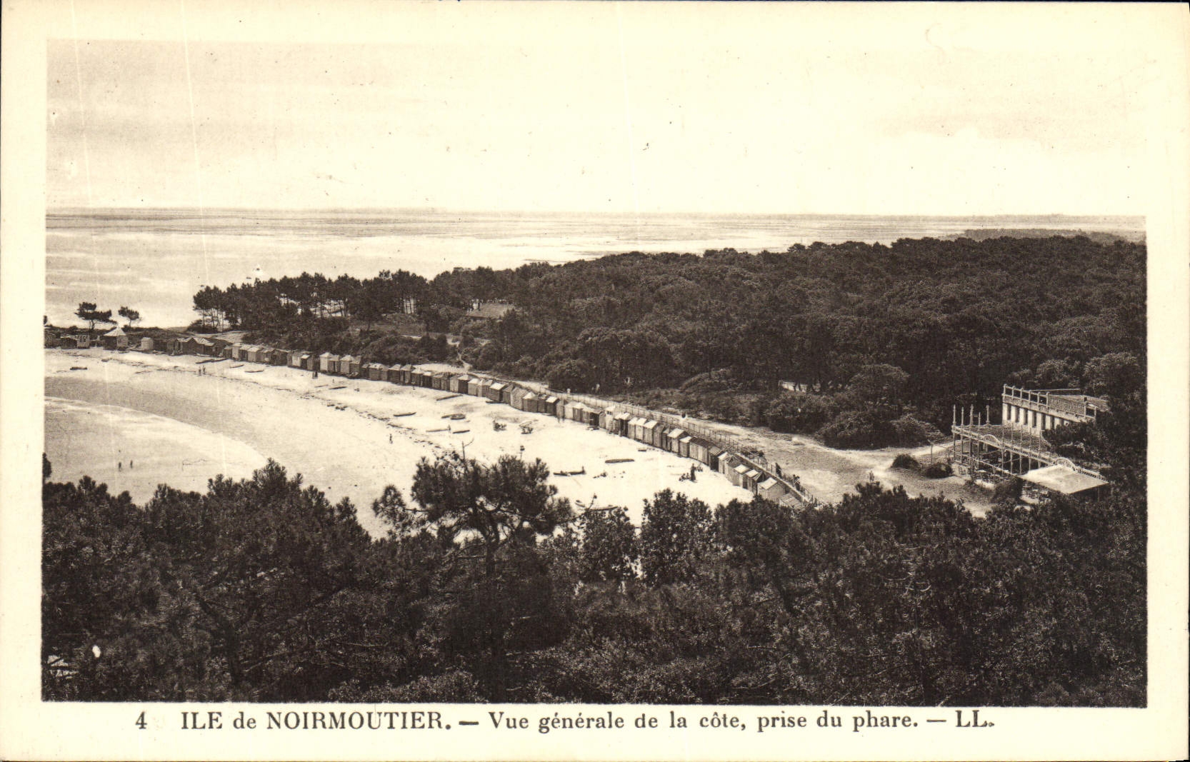 CPA Ile de Noirmoutier Vue Generale de la Cote Prise du Phare