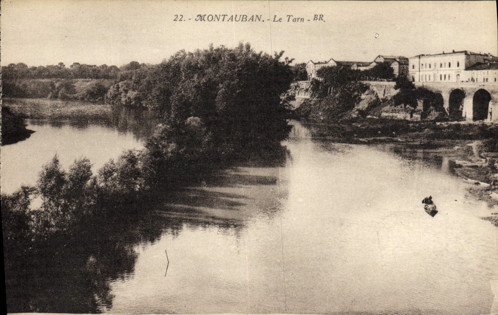 VINTAGE POSTCARD Montauban Tarn