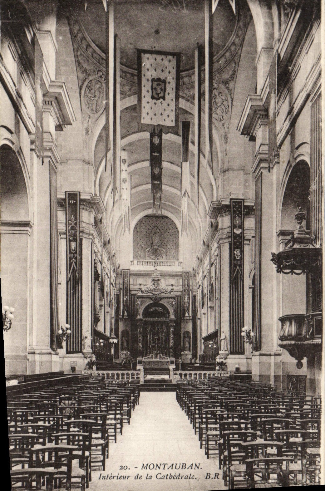 VINTAGE POSTCARD Interior Montauban of the Cathedral