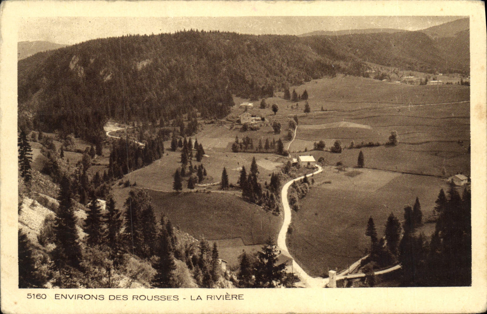 VINTAGE POSTCARD Surroundings of Russet-red the river