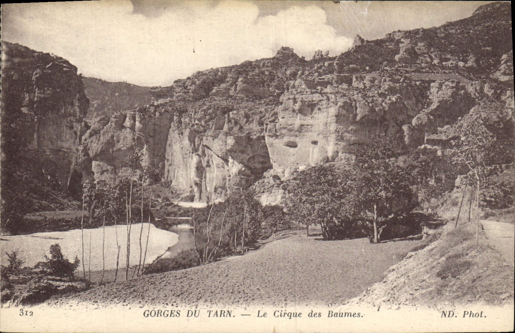 VINTAGE POSTCARD Gorges of the Tarn the circus of the Balsams