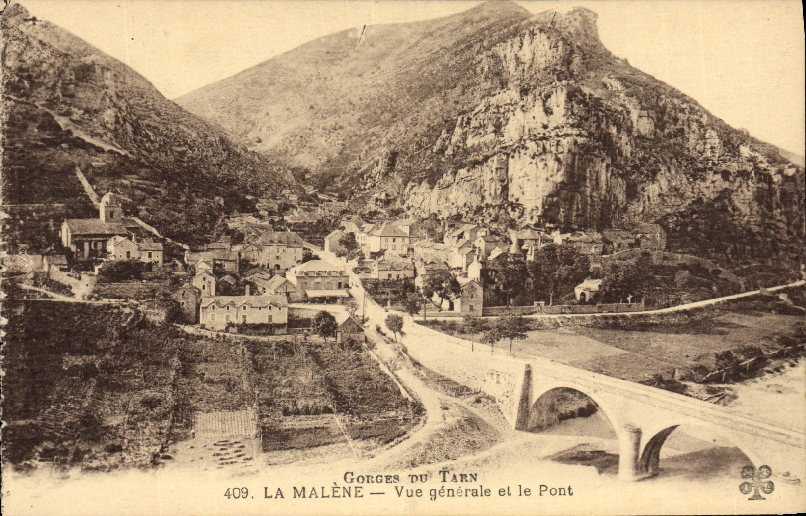 VINTAGE POSTCARD Gorges of the Tarn Malene View and the Bridge