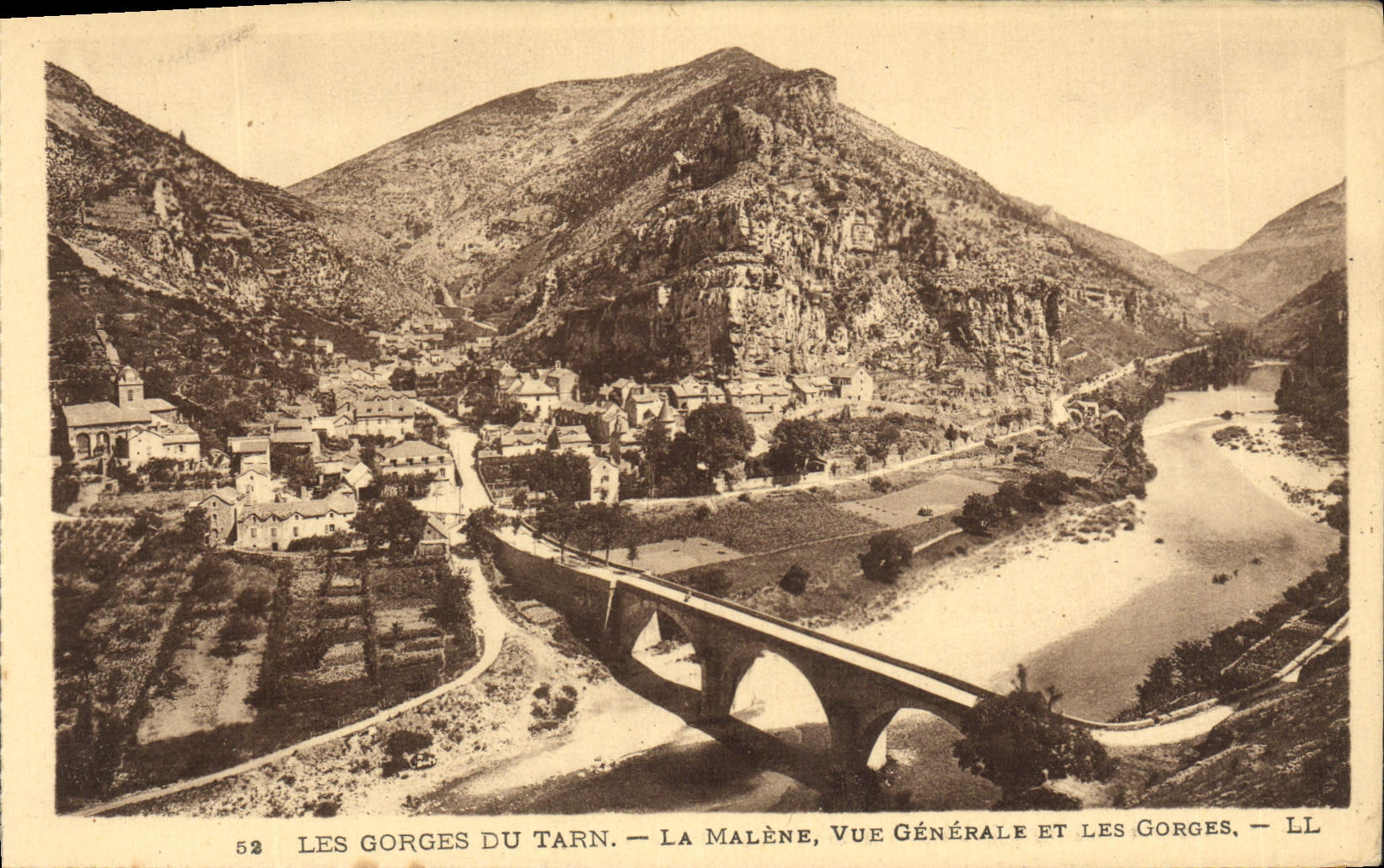 VINTAGE POSTCARD Gorges of the Tarn Malene View and throats