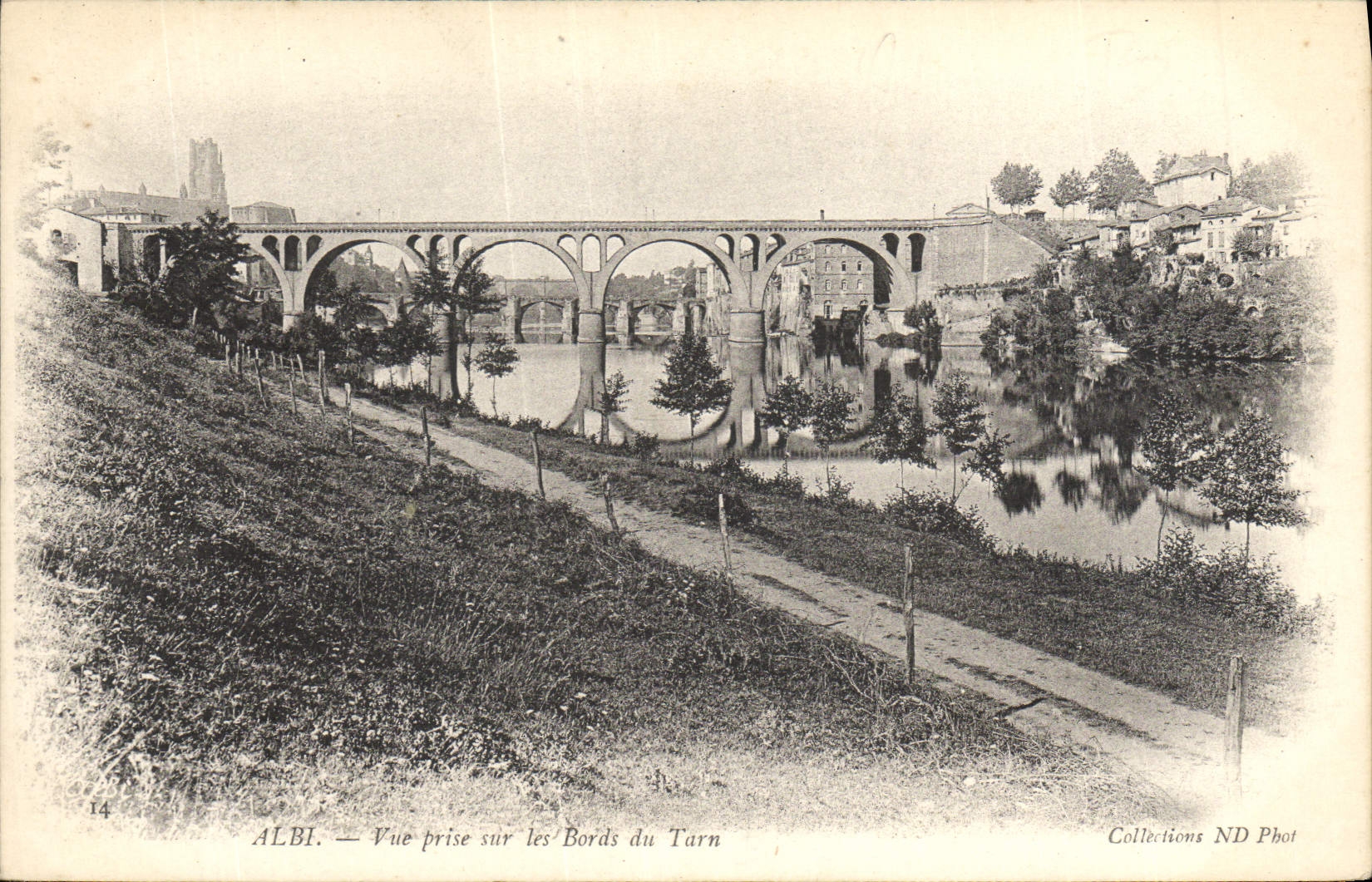 CPA Albi Vue Prise sur Les Bords Du Tarn