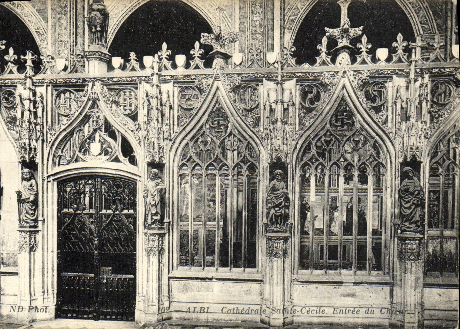 Catedral co de Albi de la POSTAL de la VENDIMIA. Entrada de Cecile del estribillo