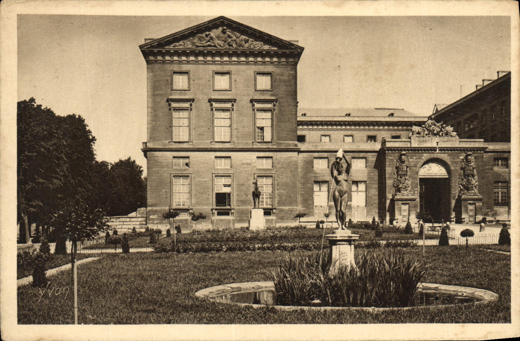 Cortes de ley de Metz de la POSTAL de la VENDIMIA y estatua de la ninfa