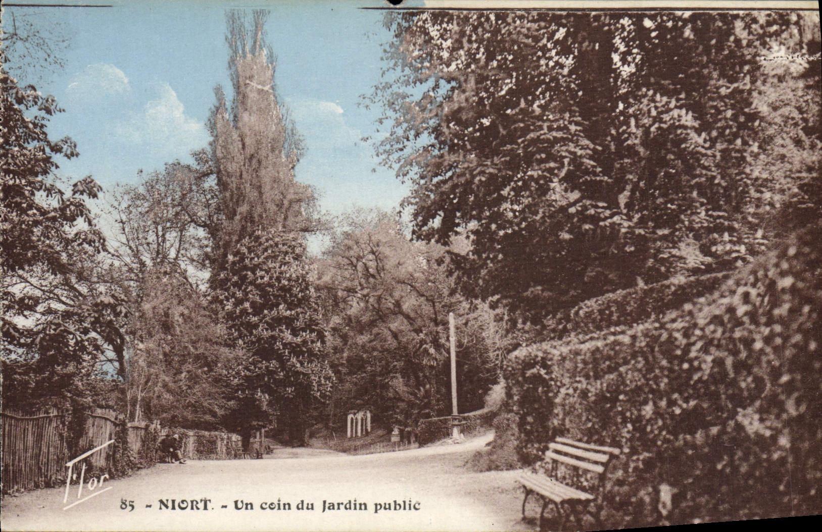 POSTAL Niort de la VENDIMIA una esquina del jardín público