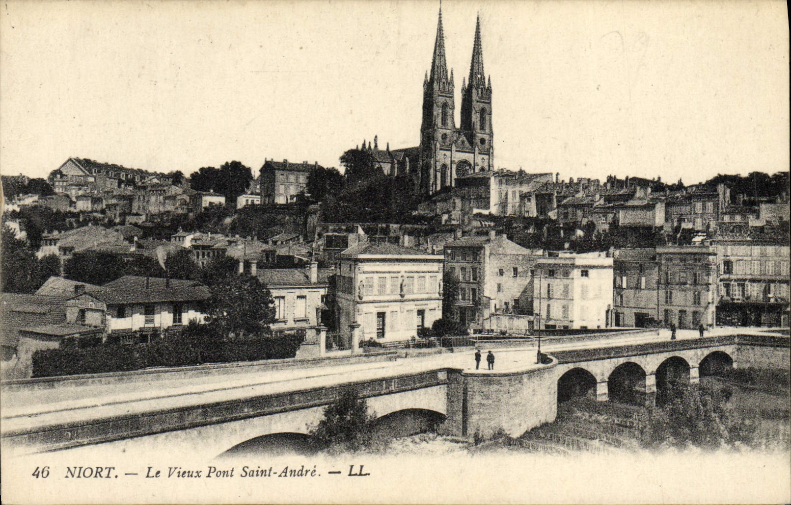 VINTAGE POSTCARD Niort the Old Holy Bridge Andre