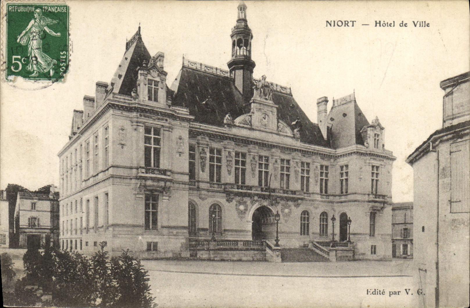 VINTAGE POSTCARD Niort Town hall