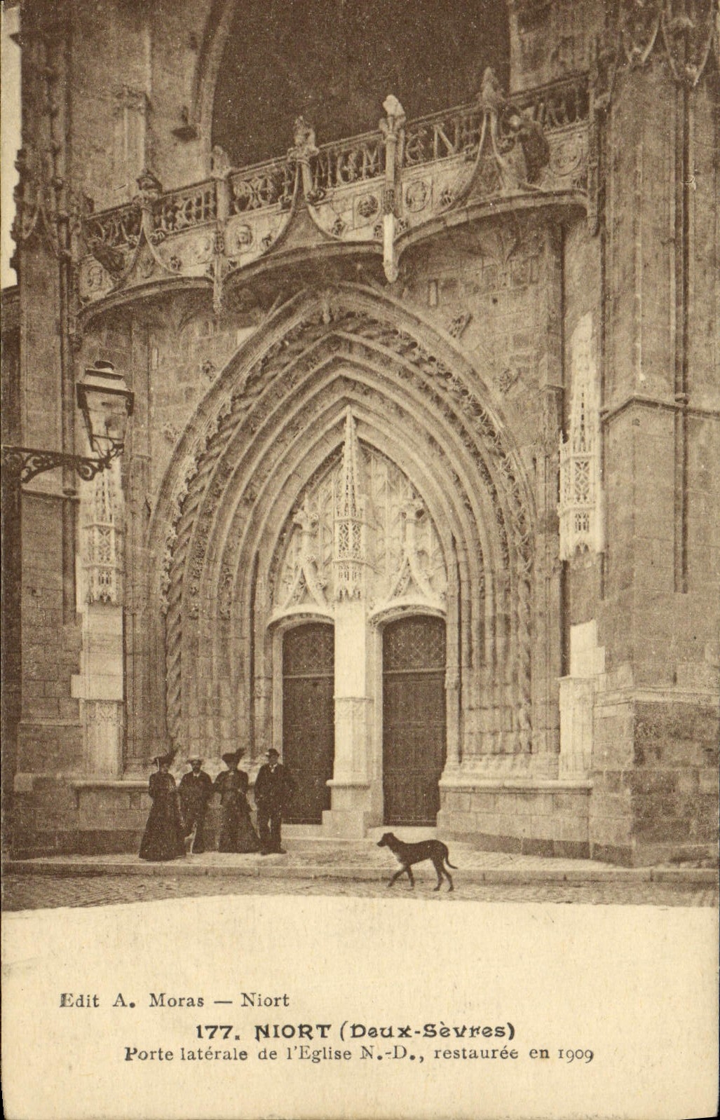 VINTAGE POSTCARD Niort Carries Side Of the Church