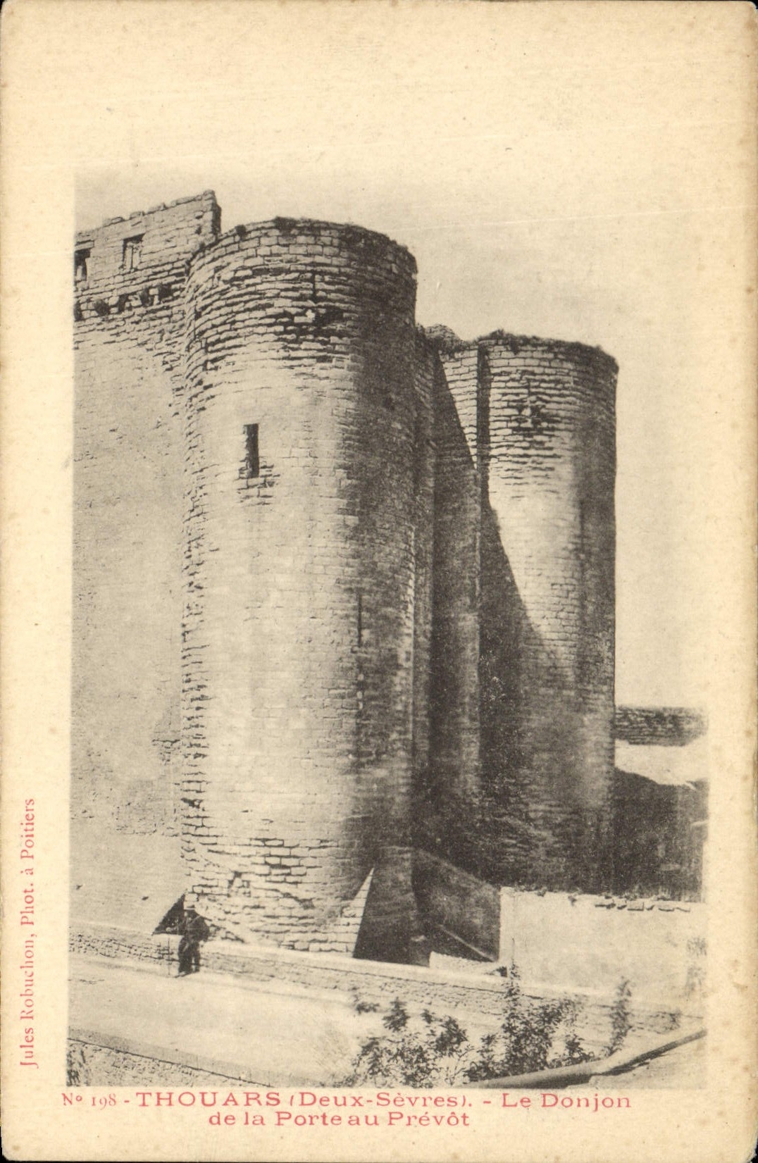 VINTAGE POSTCARD Thouars the Keep Of the Gate To the Provost