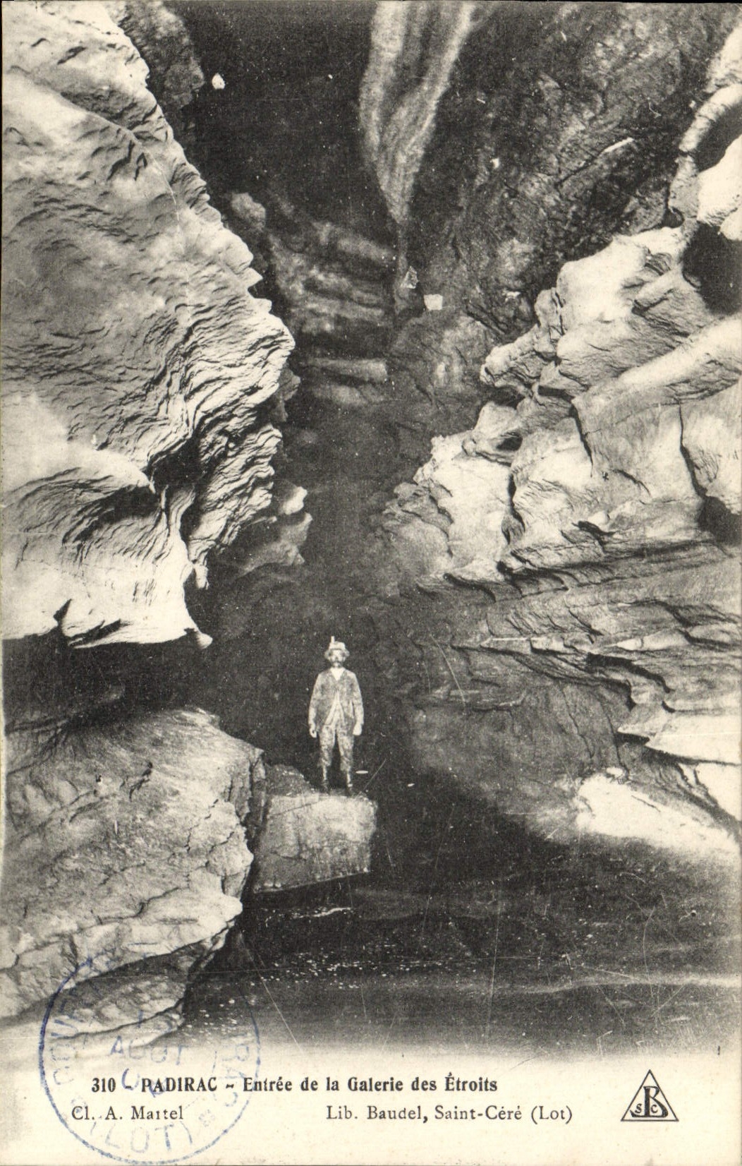 VINTAGE POSTCARD Padirac Entered Of the Gallery Of the Narrow ones