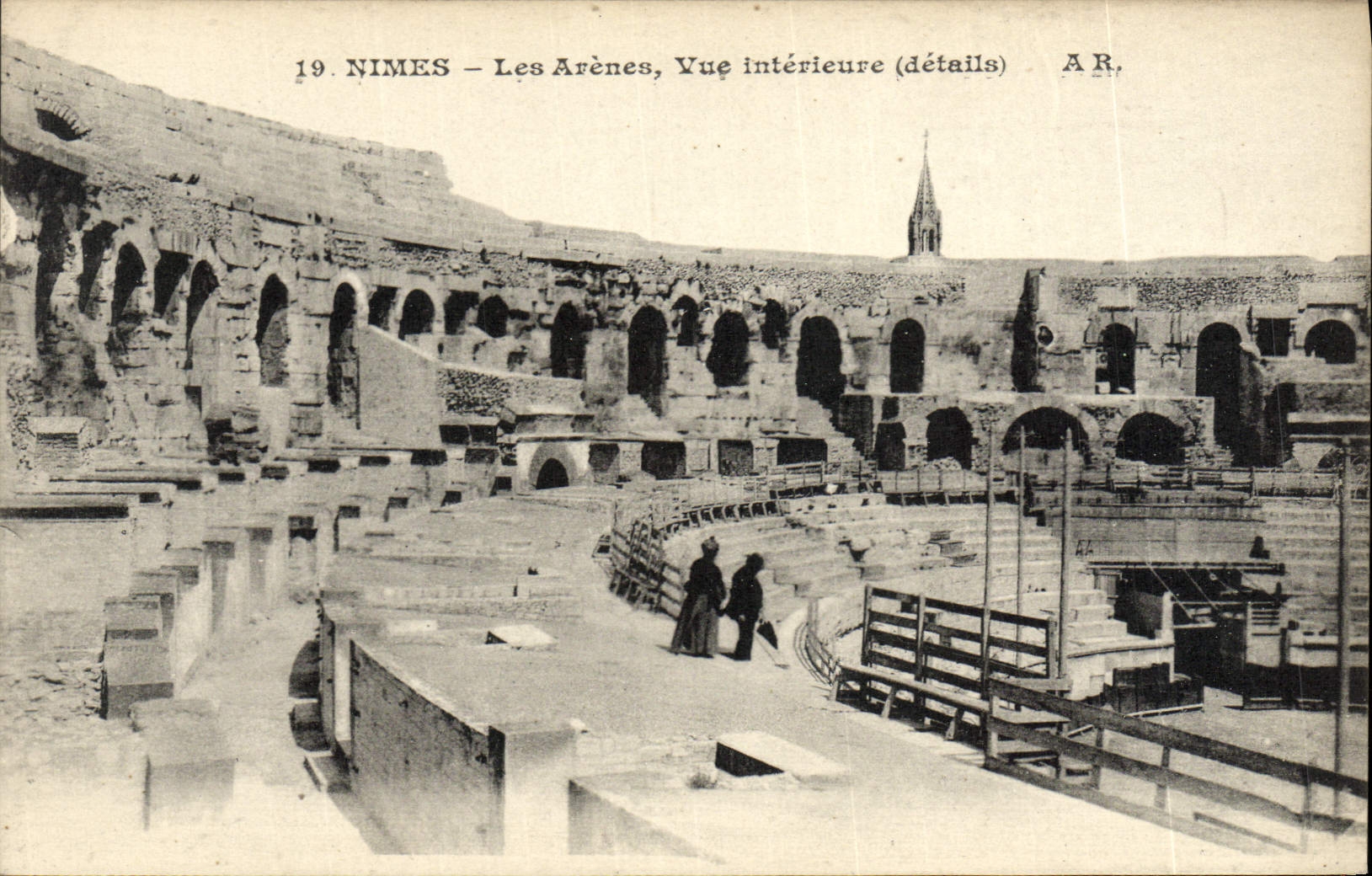 CPA Nimes Les Arenes Vue Interieure